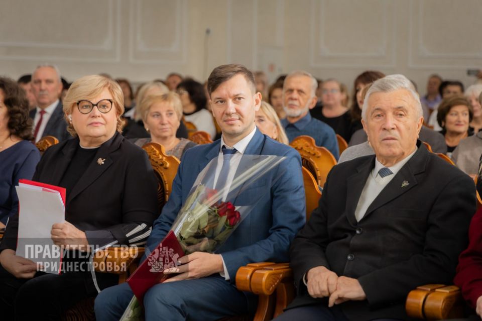 Федерация профсоюзов ПМР отметила 35-летие Федерация профсоюзов ПМР отметила 35-летие