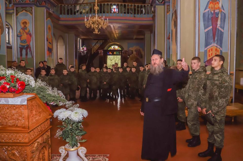 СУВОРОВЦЫ С ЭКСКУРСИЕЙ ПОСЕТИЛИ КИЦКАНСКИЙ МОНАСТЫРЬ СУВОРОВЦЫ С ЭКСКУРСИЕЙ ПОСЕТИЛИ КИЦКАНСКИЙ МОНАСТЫРЬ