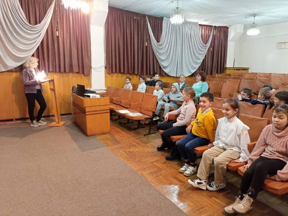 Ученики 3-го класса СШ №5 побывали в Центральной детской библиотеке на познавательном часе «Люби и знай животный мир своего края» Ученики 3-го класса СШ №5 побывали в Центральной детской библиотеке на познавательном часе «Люби и знай животный мир своего края»