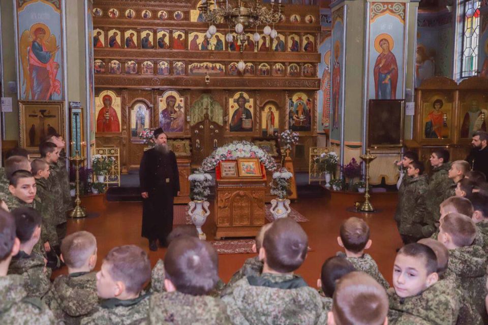 Новобранцы Тираспольского Суворовского военного училища посетили Свято-Вознесенский Ново-Нямецкий монастырь — один из главных духовных центров Приднестровья Новобранцы Тираспольского Суворовского военного училища посетили Свято-Вознесенский Ново-Нямецкий монастырь — один из главных духовных центров Приднестровья