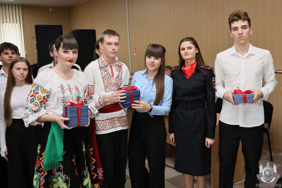 Твёрдой поступью в студенческую жизнь Твёрдой поступью в студенческую жизнь