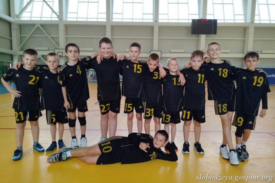 В период с 09 по 12 октября в Бельцах состоялся первый тур Чемпионата РМ по гандболу среди команд юношей 2014-2015 г.р