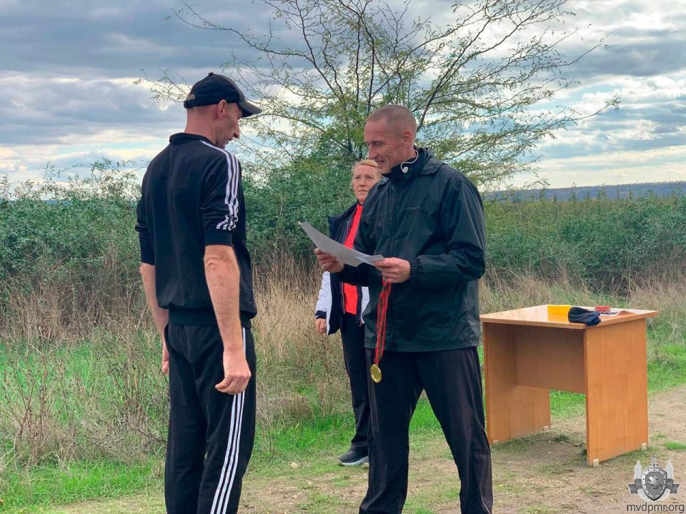 Бендерские милиционеры пробежали кросс Бендерские милиционеры пробежали кросс