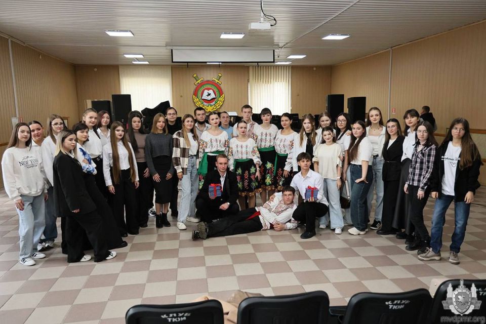 Твёрдой поступью в студенческую жизнь Твёрдой поступью в студенческую жизнь