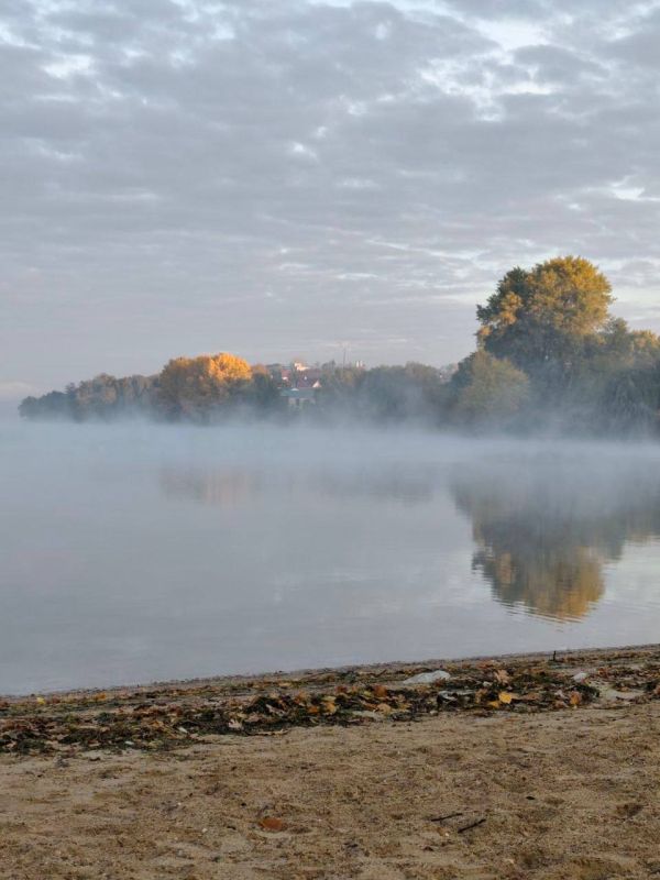 Дубоссарское море укутано в серебристую дымку тумана