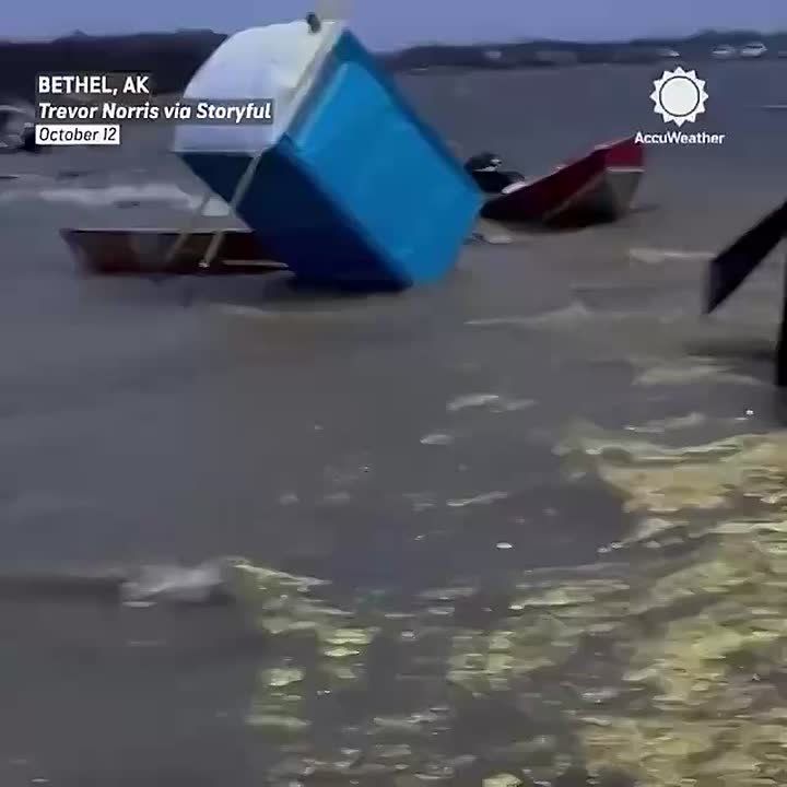 На запад Аляски обрушился мощнейший шторм — остатки тайфуна Halong