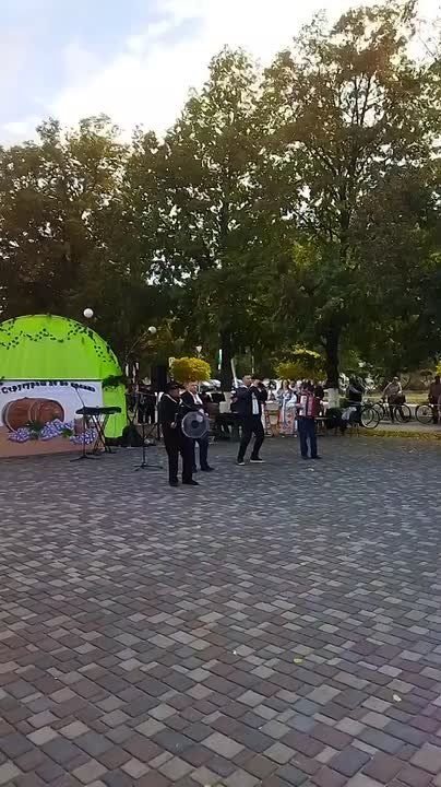 В Слободзее стартовал IV районный фестиваль вина и винограда «Стругураш де пе колинэ»!