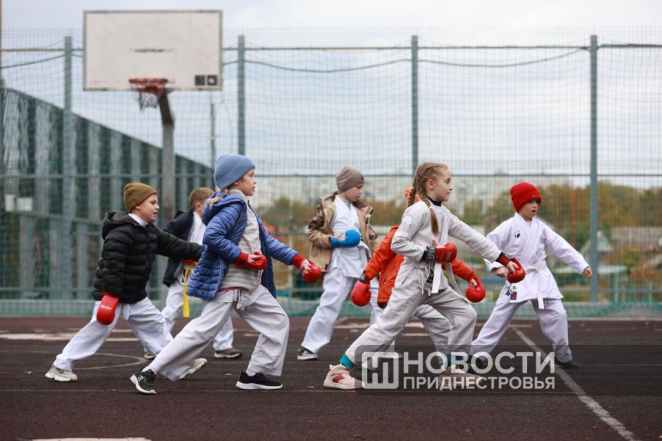 Счастливые лица, детский смех, много танцев и творчества — так приднестровцы и гости столицы отметили день рождения Тирасполя Счастливые лица, детский смех, много танцев и творчества — так приднестровцы и гости столицы отметили день рождения Тирасполя
