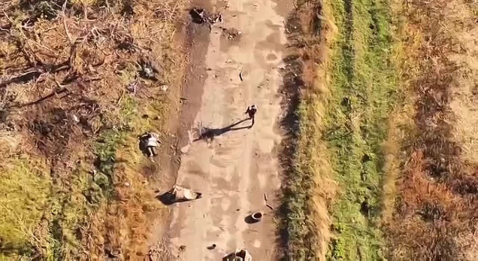 Враг убивает наших людей. Гражданских