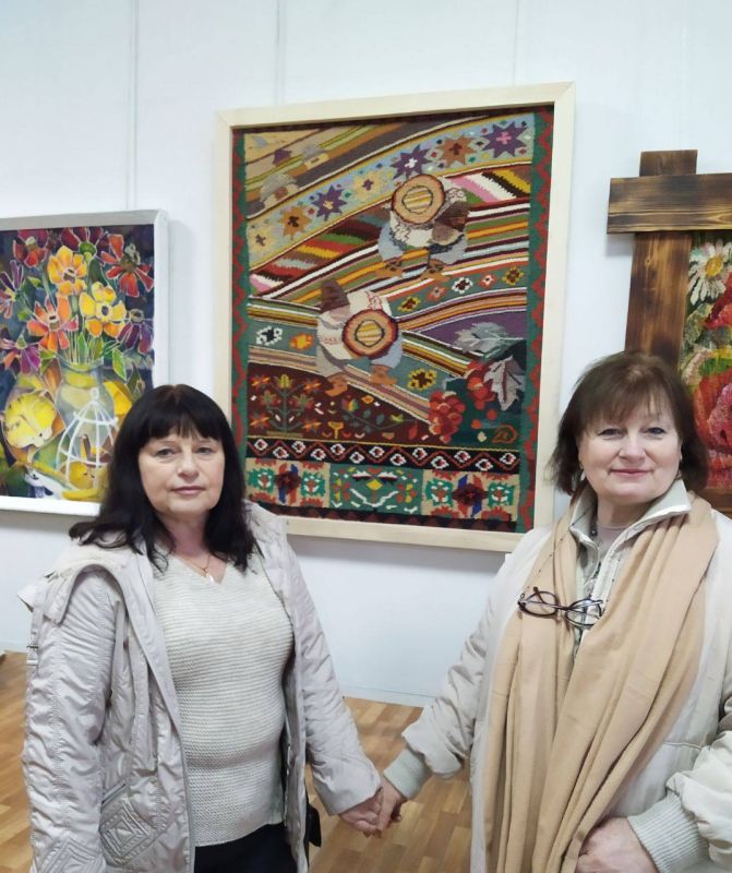 В Рыбницкой картинной галерее открылась выставка "Чувствуя сердцем" В Рыбницкой картинной галерее открылась выставка "Чувствуя сердцем"