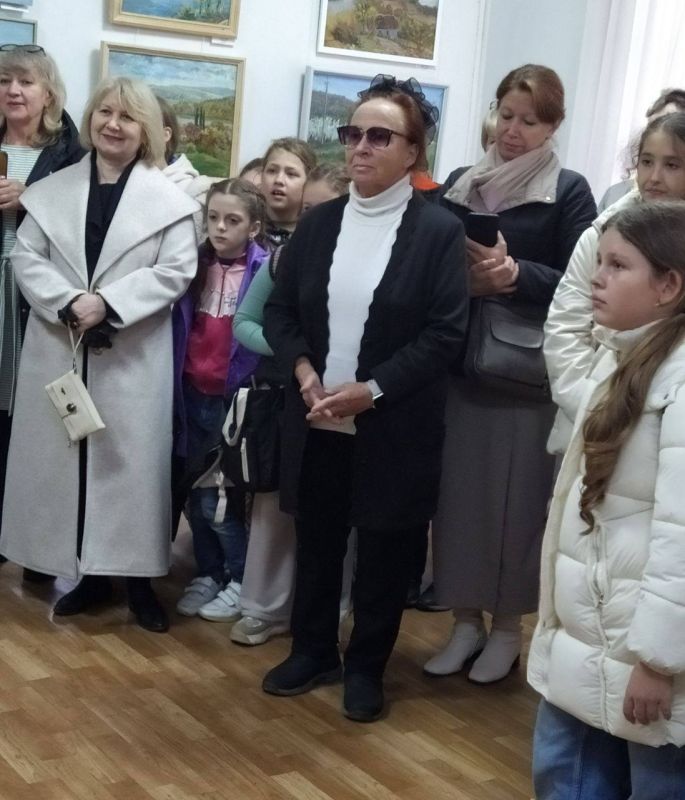 В Рыбницкой картинной галерее открылась выставка "Чувствуя сердцем" В Рыбницкой картинной галерее открылась выставка "Чувствуя сердцем"