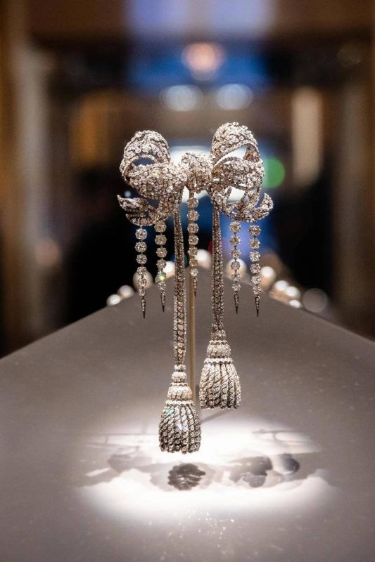 Стало известно, что было украдено из Лувра в ходе ограбления в воскресенье Стало известно, что было украдено из Лувра в ходе ограбления в воскресенье