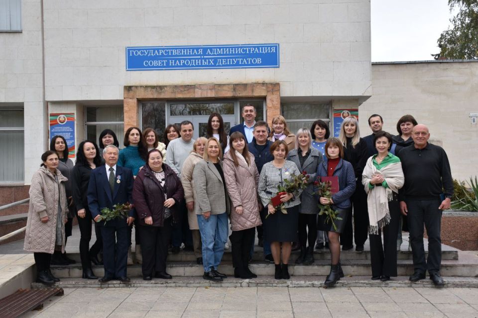 Сегодня в государственной администрации Каменского района и города Каменка состоялось торжественное собрание, посвящённое Дню бухгалтера Сегодня в государственной администрации Каменского района и города Каменка состоялось торжественное собрание, посвящённое Дню бухгалтера