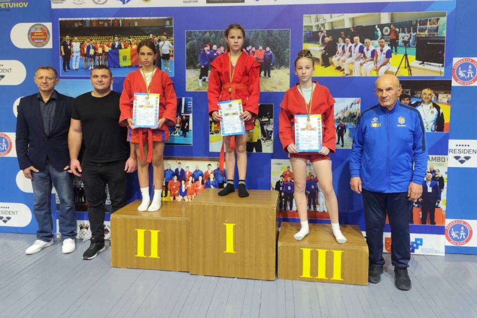 С 17 по 19 октября в городе Бельцы прошёл чемпионат РМ по самбо С 17 по 19 октября в городе Бельцы прошёл чемпионат РМ по самбо