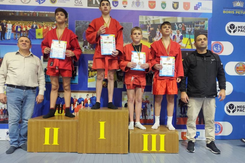 С 17 по 19 октября в городе Бельцы прошёл чемпионат РМ по самбо С 17 по 19 октября в городе Бельцы прошёл чемпионат РМ по самбо