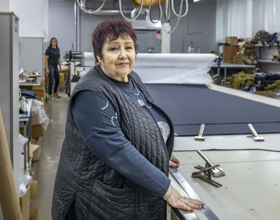 Не один год в Тирасполе работает швейное производство «Видикон»: высококачественные современные методы пошива на заказ рабочей и спецодежды, реализация тканей и фурнитуры Не один год в Тирасполе работает швейное производство «Видикон»: высококачественные современные методы пошива на заказ рабочей и спецодежды, реализация тканей и фурнитуры