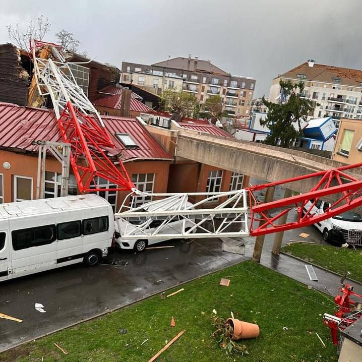 Мощный торнадо во Франции: есть погибшие Мощный торнадо во Франции: есть погибшие