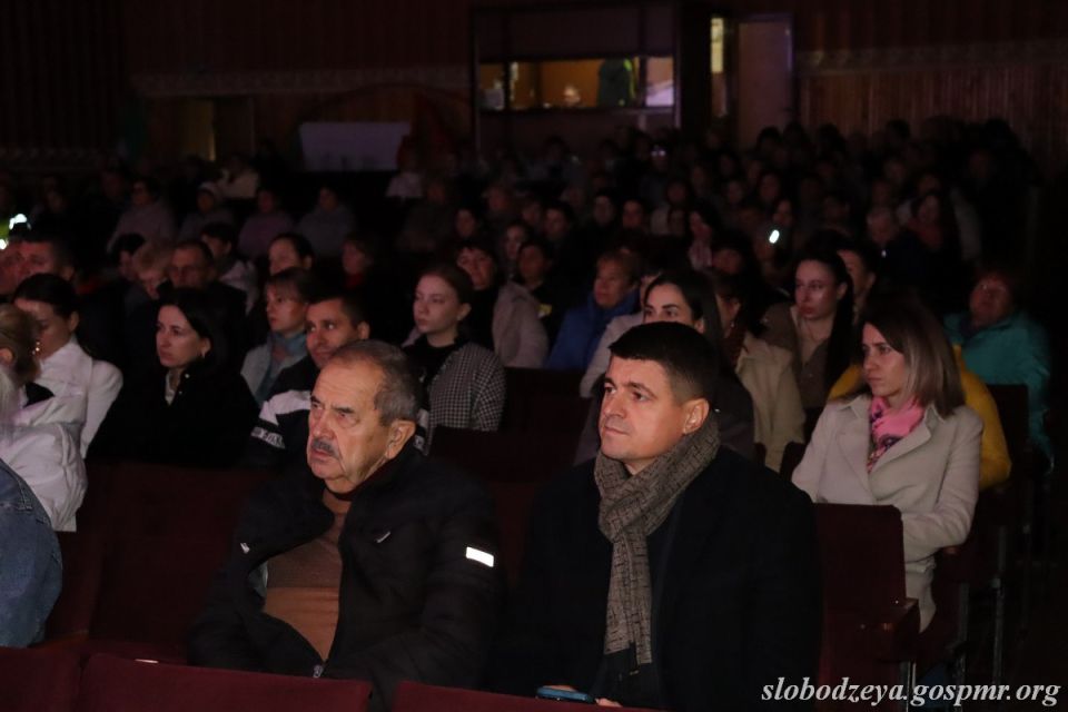 Открытый урок истории «Приднестровский народ: идентичность сквозь века» на примере Слободзейского района стал содержательным разговором о прошлом и настоящем нашего края Открытый урок истории «Приднестровский народ: идентичность сквозь века» на примере Слободзейского района стал содержательным разговором о прошлом и настоящем нашего края