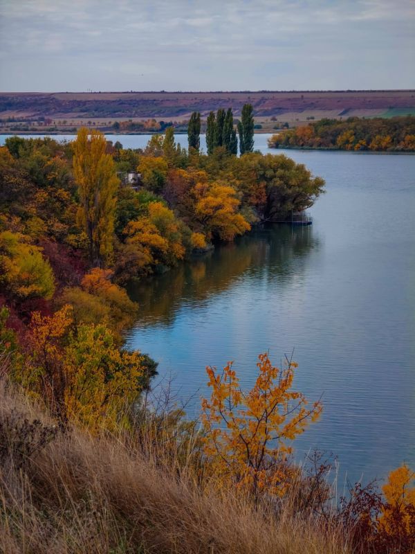 Осень добралась до Ягорлыка Осень добралась до Ягорлыка