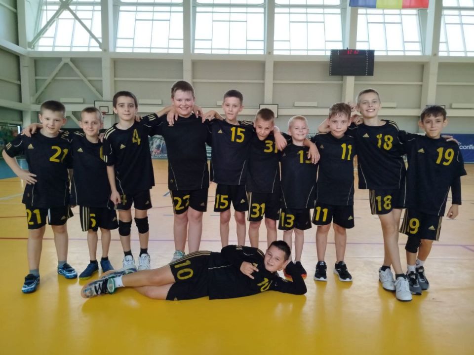 9-12 октября в Бельцах состоялся первый тур чемпионата РМ по гандболу среди команд юношей 2014-2015 г.р. В соревнованиях принимали участие команды городов Кишинева, Бельц, Дрокии, Фалешт, Каушан, Сынжерея и села Чобручи 9-12 октября в Бельцах состоялся первый тур чемпионата РМ по гандболу среди команд юношей 2014-2015 г.р. В соревнованиях принимали участие команды городов Кишинева, Бельц, Дрокии, Фалешт, Каушан, Сынжерея и села Чобручи