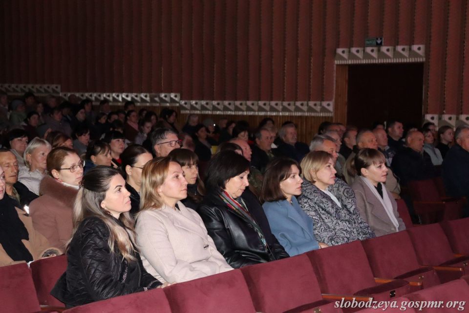 Открытый урок истории «Приднестровский народ: идентичность сквозь века» на примере Слободзейского района стал содержательным разговором о прошлом и настоящем нашего края Открытый урок истории «Приднестровский народ: идентичность сквозь века» на примере Слободзейского района стал содержательным разговором о прошлом и настоящем нашего края