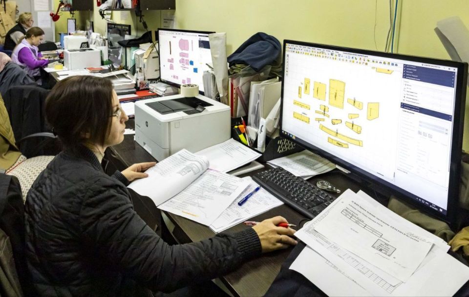 Не один год в Тирасполе работает швейное производство «Видикон»: высококачественные современные методы пошива на заказ рабочей и спецодежды, реализация тканей и фурнитуры Не один год в Тирасполе работает швейное производство «Видикон»: высококачественные современные методы пошива на заказ рабочей и спецодежды, реализация тканей и фурнитуры