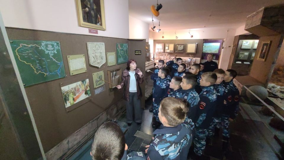 Воспитанники 5–6-х классов Республиканского кадетского корпуса им. Потёмкина-Таврического посетили Бендерский историко-краеведческий музей Воспитанники 5–6-х классов Республиканского кадетского корпуса им. Потёмкина-Таврического посетили Бендерский историко-краеведческий музей