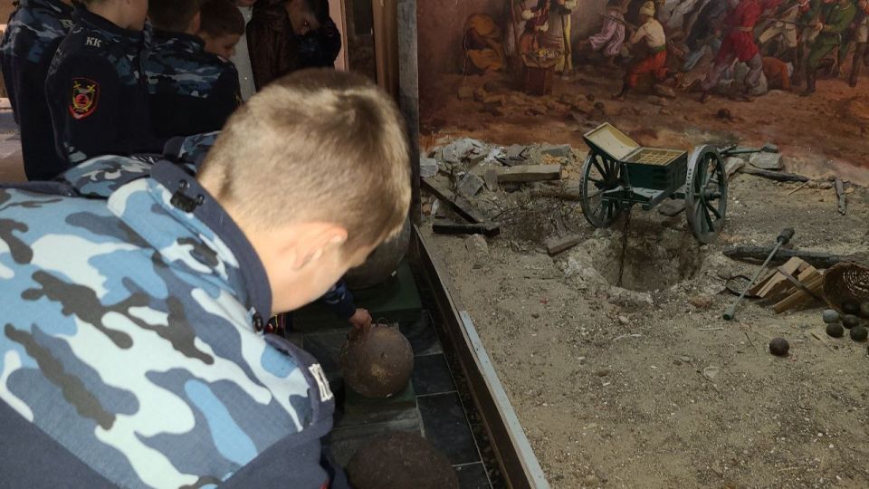 Воспитанники 5–6-х классов Республиканского кадетского корпуса им. Потёмкина-Таврического посетили Бендерский историко-краеведческий музей Воспитанники 5–6-х классов Республиканского кадетского корпуса им. Потёмкина-Таврического посетили Бендерский историко-краеведческий музей