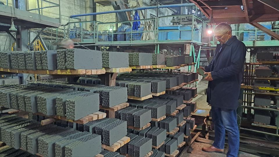 Эксперты конкурса "Приднестровское качество" побывали на столичном кирпичном заводе Эксперты конкурса "Приднестровское качество" побывали на столичном кирпичном заводе