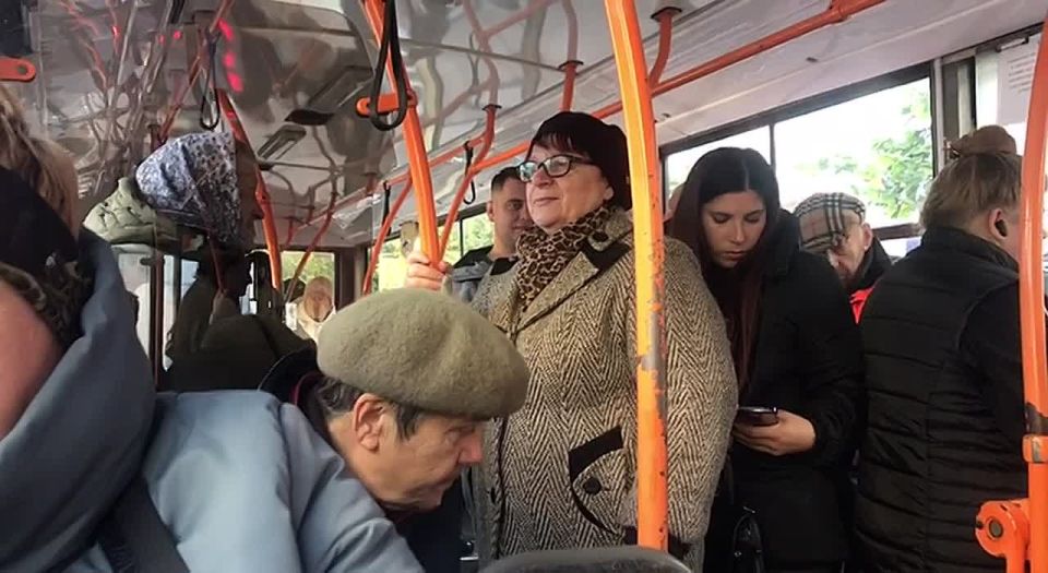 С музыкой и ехать веселее!