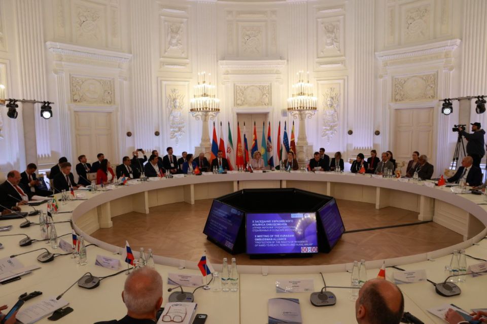 Татьяна Москалькова: В работе X заседания Евразийского Альянса Омбудсменов, посвященного защите прав жителей труднодоступных, отдаленных и сельских местностей, участвуют омбудсмены 11 государств: России, Армении, Бахрейна... Татьяна Москалькова: В работе X заседания Евразийского Альянса Омбудсменов, посвященного защите прав жителей труднодоступных, отдаленных и сельских местностей, участвуют омбудсмены 11 государств: России, Армении, Бахрейна...