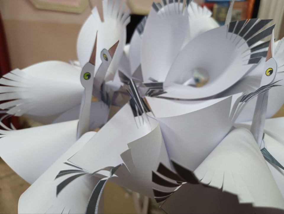 В Бендерском ДДЮТ «Радуга» прошла акция памяти «Летят в бессмертие журавли», приуроченная ко Дню белых журавлей В Бендерском ДДЮТ «Радуга» прошла акция памяти «Летят в бессмертие журавли», приуроченная ко Дню белых журавлей