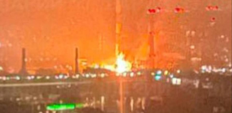 Ночью и утром зафиксированы массированные прилёты по территории Украины, — украинские СМИ Ночью и утром зафиксированы массированные прилёты по территории Украины, — украинские СМИ