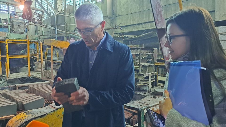 Эксперты конкурса "Приднестровское качество" побывали на столичном кирпичном заводе Эксперты конкурса "Приднестровское качество" побывали на столичном кирпичном заводе