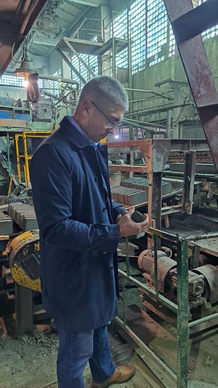 Эксперты конкурса "Приднестровское качество" побывали на столичном кирпичном заводе Эксперты конкурса "Приднестровское качество" побывали на столичном кирпичном заводе