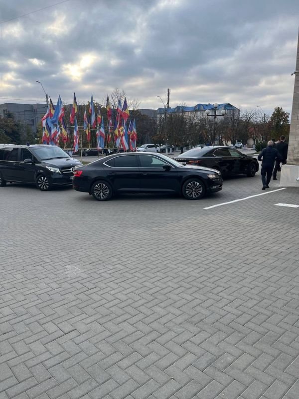 Директор Службы информации и безопасности Молдовы Александру Мустяца приехал в Комрат для беседы с членами Народного собрания и Исполкома Гагаузии