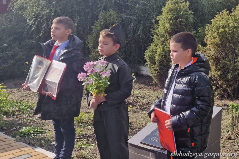 В музее истории села Карагаш прошёл открытый урок истории, посвящённый полному кавалеру ордена Славы Антону Григорьевичу Чичику В музее истории села Карагаш прошёл открытый урок истории, посвящённый полному кавалеру ордена Славы Антону Григорьевичу Чичику