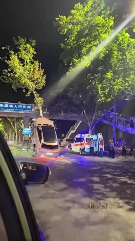 Обучающее видео о вреде телефона за рулем: