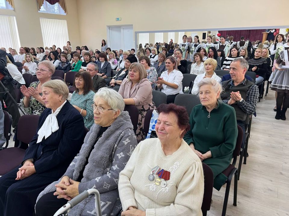 Сегодня Рыбницкая гимназия 1 отмечает 25-летний юбилей Сегодня Рыбницкая гимназия 1 отмечает 25-летний юбилей