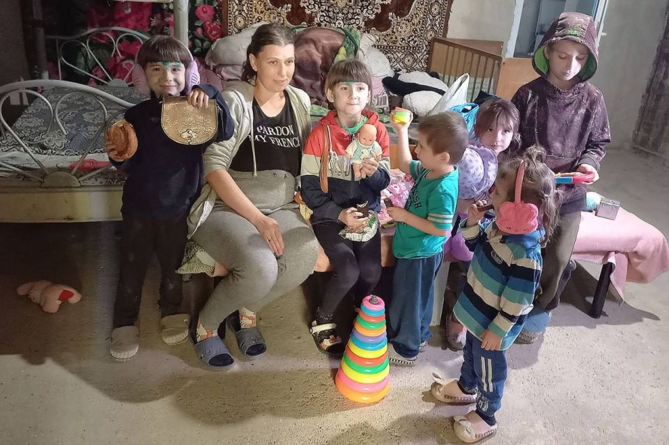 В Дубоссарском районе продолжается акция помощи многодетным семьям, оказавшимся в трудной жизненной ситуации В Дубоссарском районе продолжается акция помощи многодетным семьям, оказавшимся в трудной жизненной ситуации