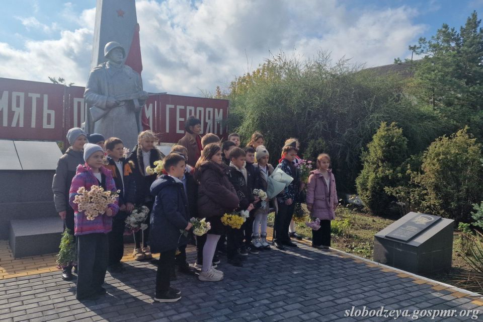 В музее истории села Карагаш прошёл открытый урок истории, посвящённый полному кавалеру ордена Славы Антону Григорьевичу Чичику В музее истории села Карагаш прошёл открытый урок истории, посвящённый полному кавалеру ордена Славы Антону Григорьевичу Чичику