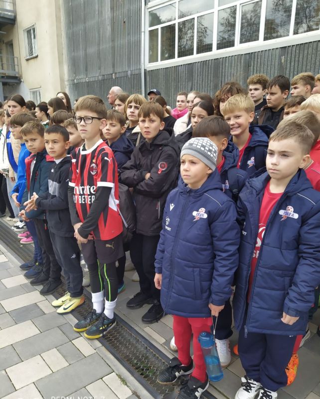 В Рыбнице состоялась церемония открытия муниципального этапа республиканского турнира по мини- футболу "Кожаный мяч" В Рыбнице состоялась церемония открытия муниципального этапа республиканского турнира по мини- футболу "Кожаный мяч"