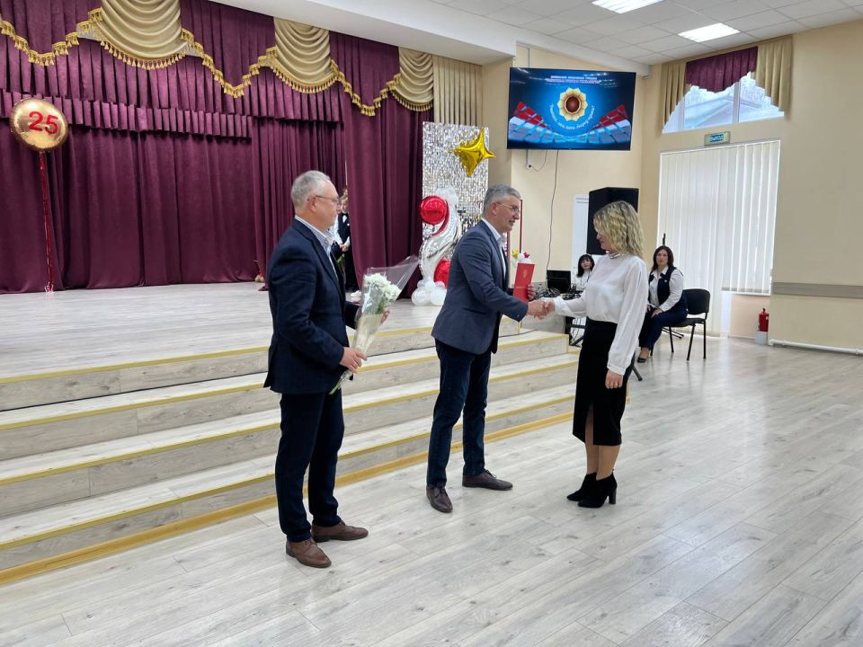 Сегодня Рыбницкая гимназия 1 отмечает 25-летний юбилей Сегодня Рыбницкая гимназия 1 отмечает 25-летний юбилей