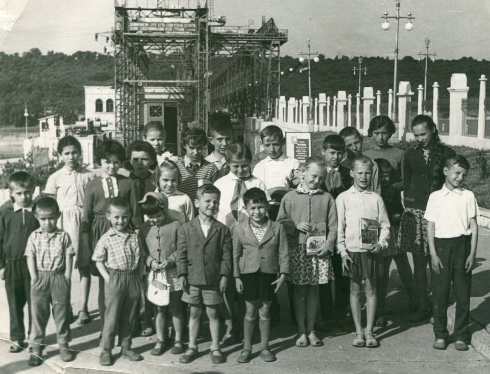 В Дубоссарах оцифровали школьные фотографии 1950-80-х годов