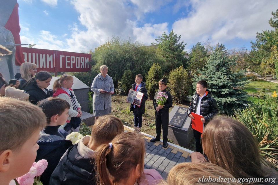 В музее истории села Карагаш прошёл открытый урок истории, посвящённый полному кавалеру ордена Славы Антону Григорьевичу Чичику