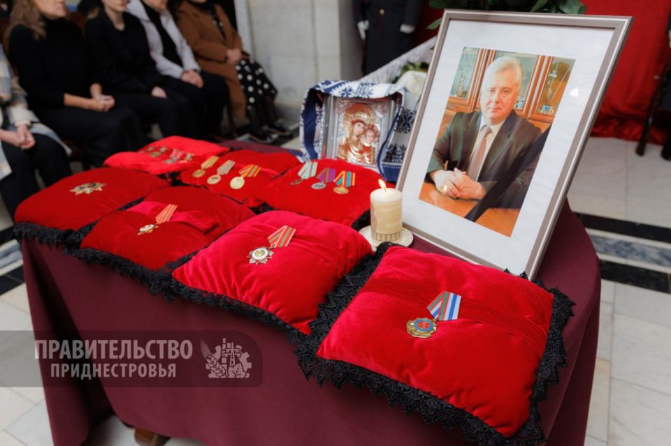 В Тирасполе простились с председателем Союза промышленников ПМР Юрием Чебаном В Тирасполе простились с председателем Союза промышленников ПМР Юрием Чебаном