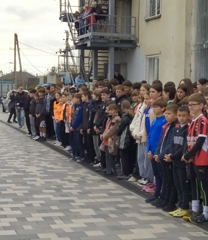 В Рыбнице состоялась церемония открытия муниципального этапа республиканского турнира по мини- футболу "Кожаный мяч" В Рыбнице состоялась церемония открытия муниципального этапа республиканского турнира по мини- футболу "Кожаный мяч"