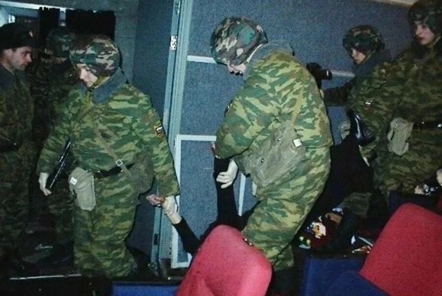 Ровно 23 года назад, 23 октября 2002 года случился один из самых страшных терактов современной России Норд-Ост Ровно 23 года назад, 23 октября 2002 года случился один из самых страшных терактов современной России Норд-Ост