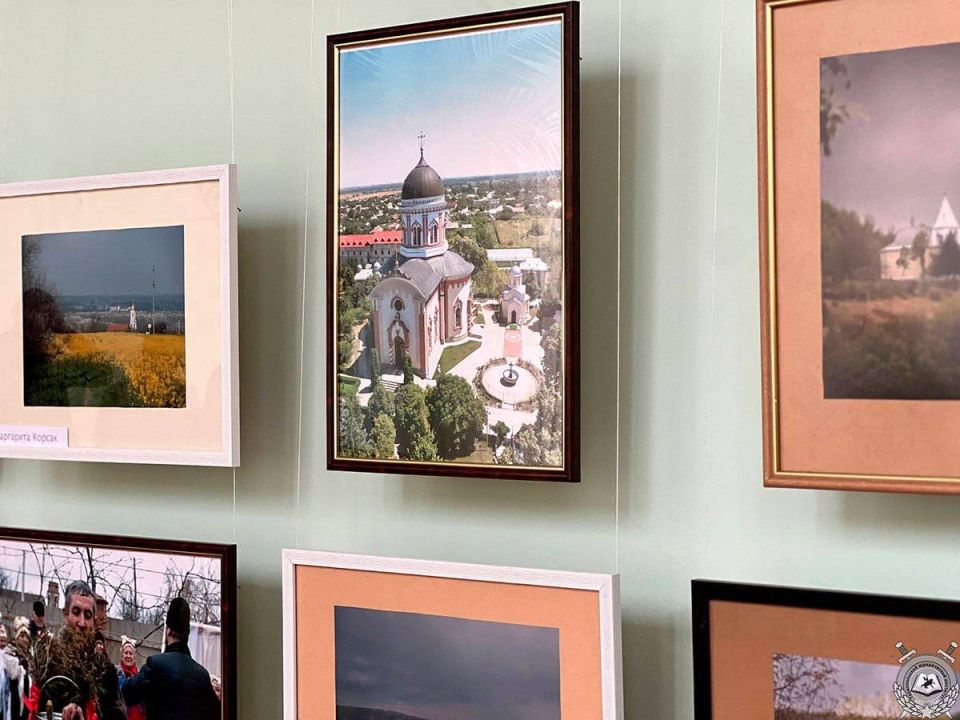 На фотовыставке курсанты ТЮИ На фотовыставке курсанты ТЮИ