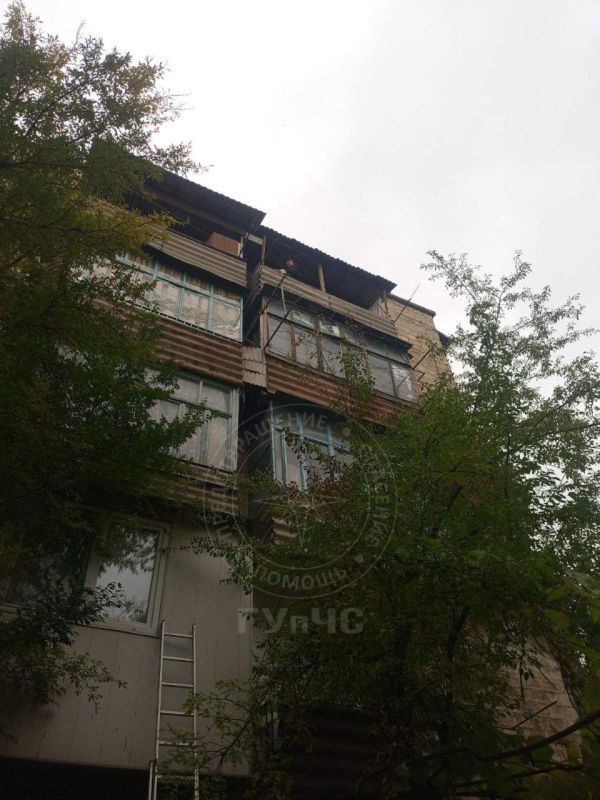 Накануне в Рыбнице спасатели помогли пенсионерке, которой стало плохо на балконе 5-го этажа – женщина не могла сама попасть в квартиру